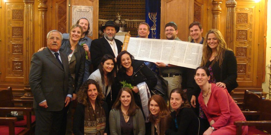 tourists in moroccan jewish synagogue